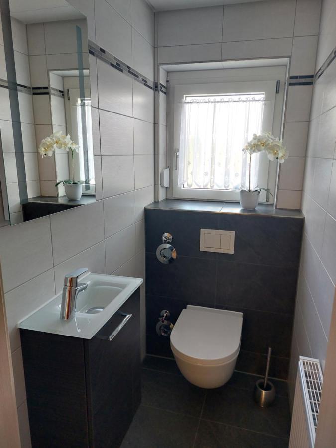 Moderne Ferienwohnung - Neu Renoviert - Ruhige Lage Waldachtal Buitenkant foto