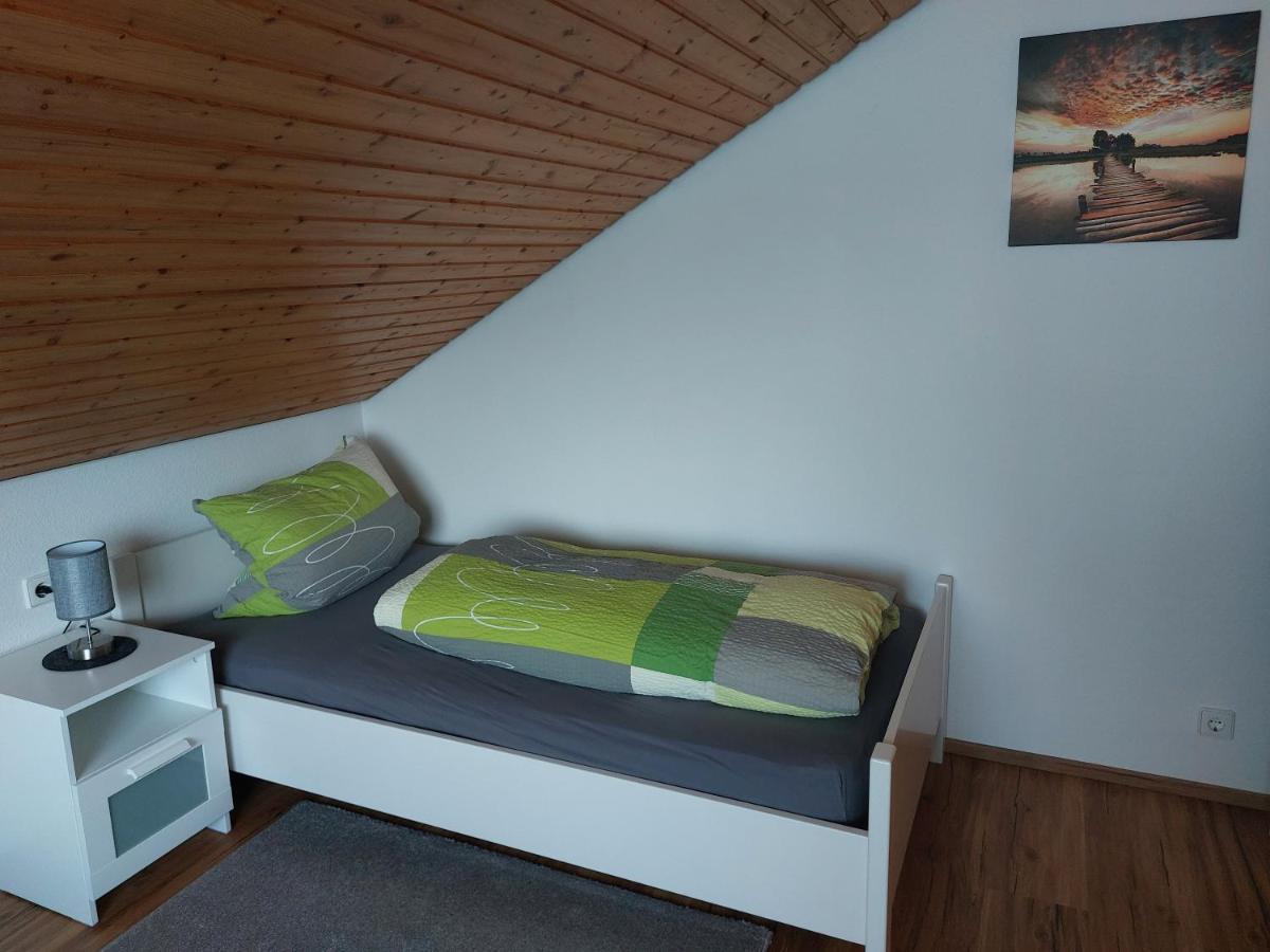 Moderne Ferienwohnung - Neu Renoviert - Ruhige Lage Waldachtal Buitenkant foto