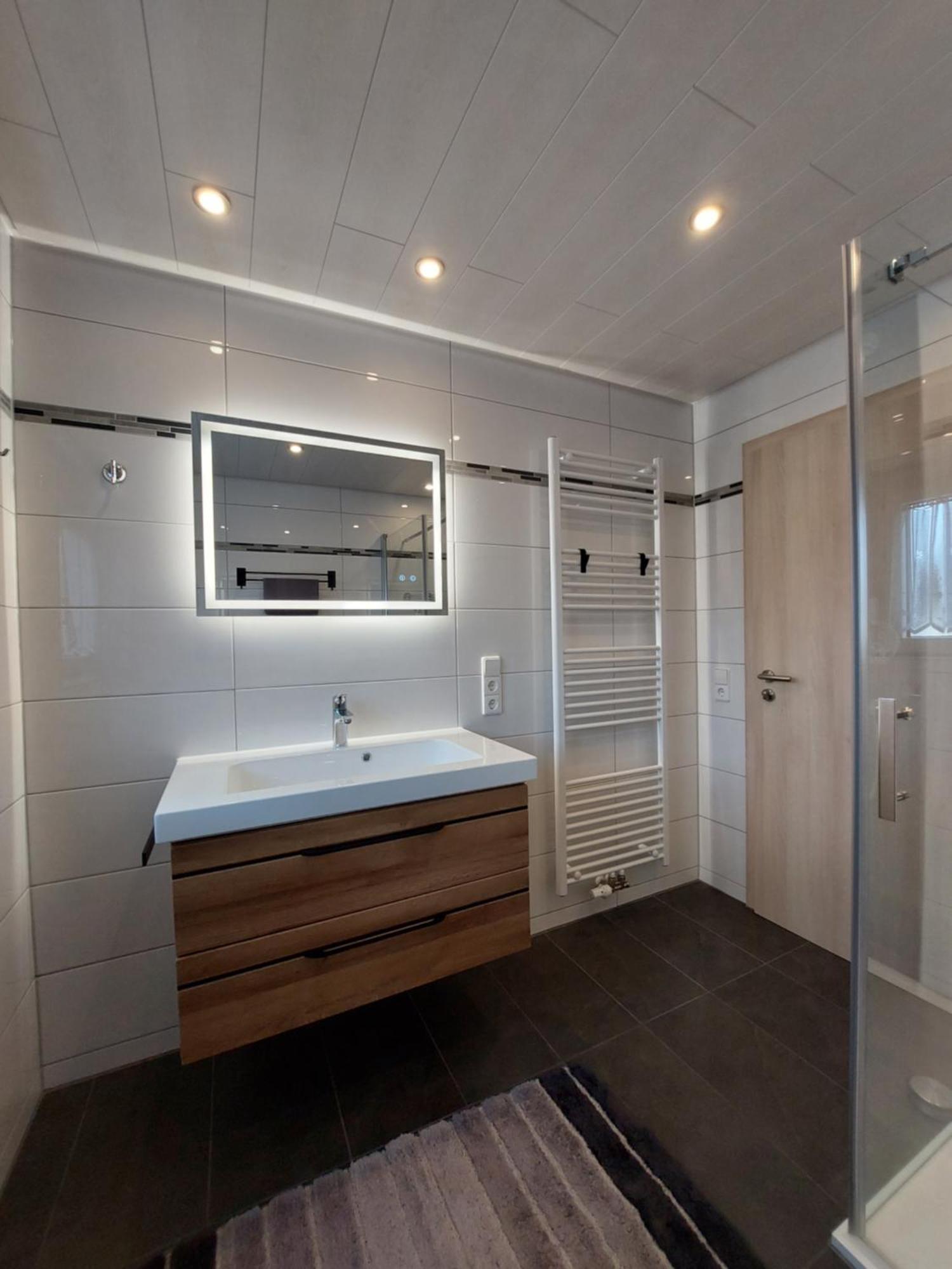 Moderne Ferienwohnung - Neu Renoviert - Ruhige Lage Waldachtal Buitenkant foto